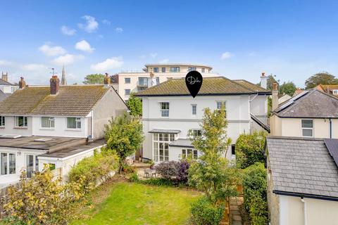 Westhill Road, St Marychurch, Torquay 2 bed apartment for sale