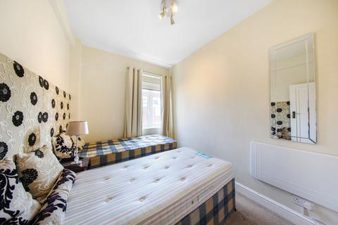 Hall Road, St John's Wood, NW8 3 bed flat for sale