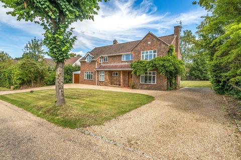 High Park Avenue, East Horsley, KT24 5 bed detached house for sale