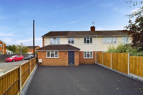 5 bedroom semi-detached house for sale