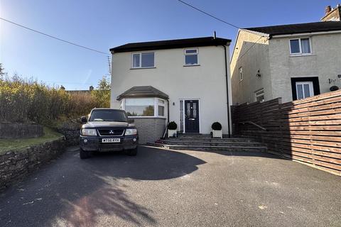 Meadow Lane, Dove Holes, Buxton 3 bed detached house for sale