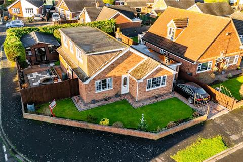 Stoney Way, Tetney, Grimsby... 3 bed bungalow for sale