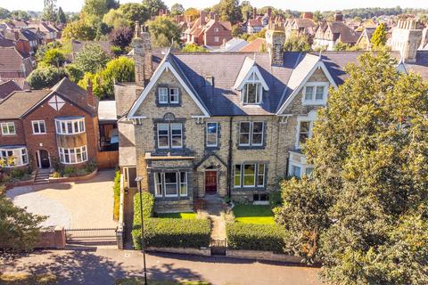 Tadcaster Road, York, YO24 3 bed apartment for sale