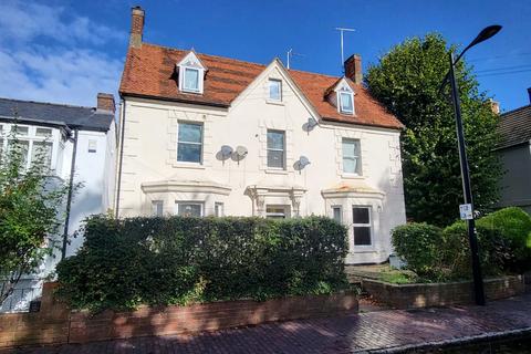 High Street, Newport Pagnell... 2 bed flat for sale