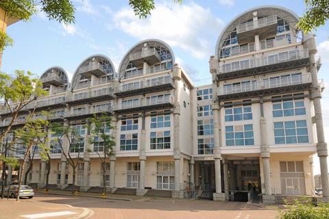 Sweden Gate, Surrey Quays 3 bed flat for sale