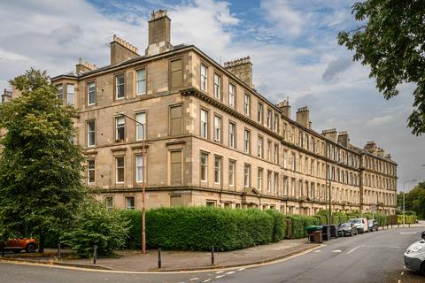 Hillside Crescent, Edinburgh EH7 2 bed flat for sale