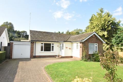 The Moat, Charing, TN27 2 bed detached bungalow for sale