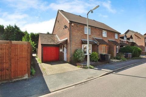 Lamb Meadow, Arlesey 2 bed end of terrace house for sale