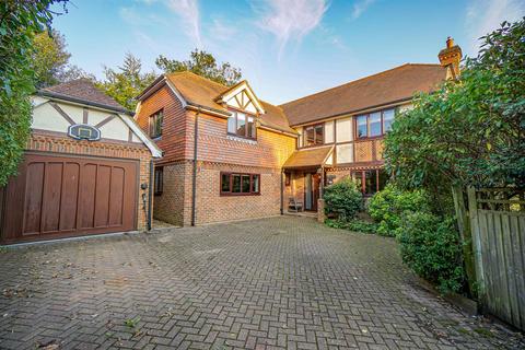 5 bedroom detached house for sale