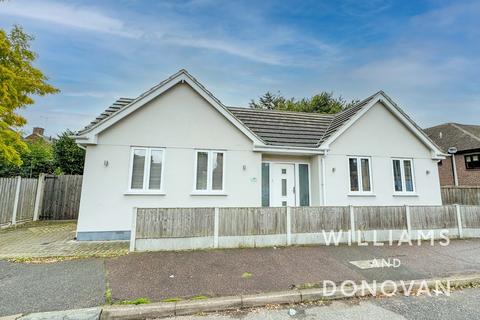 1 bedroom detached bungalow for sale