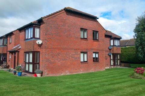 Meadow Court, Felpham 2 bed flat for sale