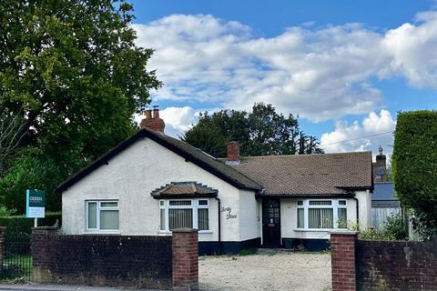 Charlton Road, Wantage 3 bed detached bungalow for sale