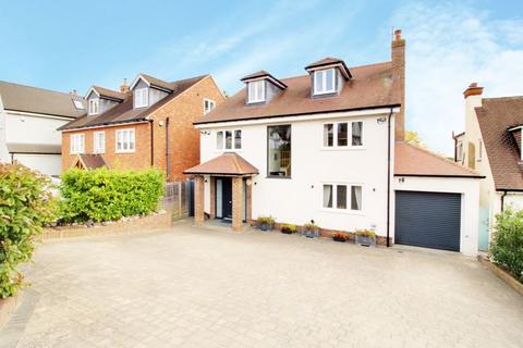 Hill Rise, Cuffley EN6 5 bed detached house for sale