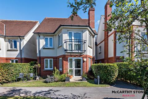 Farringford Court, Avenue Road... 1 bed apartment for sale