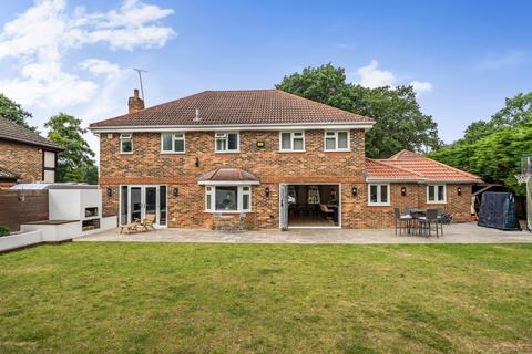 Attenborough Close, Fleet, Hampshire 5 bed detached house for sale