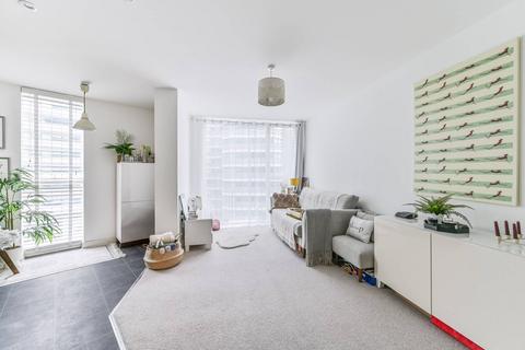 Saffron Central Square, East Croydon... 1 bed flat for sale