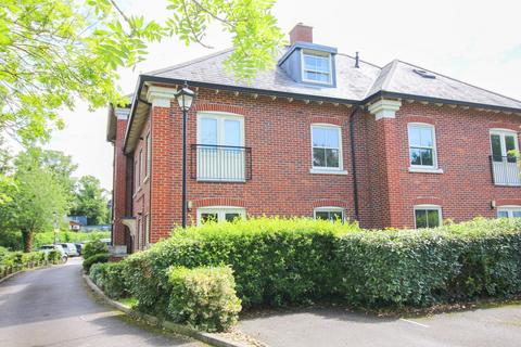 Robins Court, Alresford 1 bed ground floor flat for sale