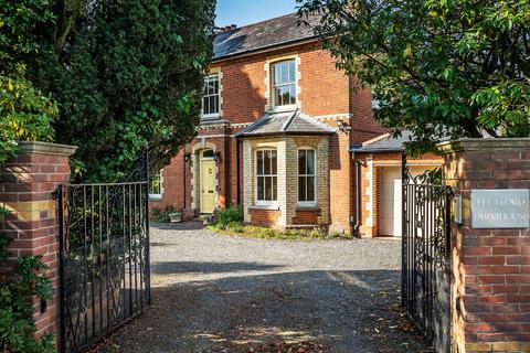East Flexford Lane, Wanborough... 3 bed farm house for sale