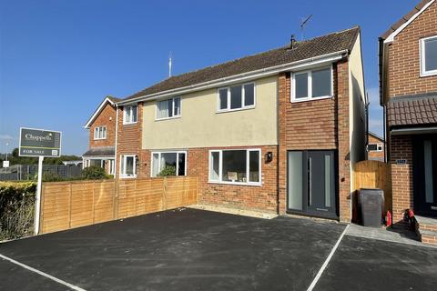 Maunsell Way, Wroughton, Swindon 3 bed house for sale