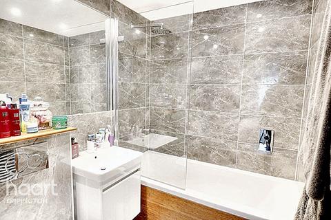 High Street, Orpington 2 bed maisonette for sale