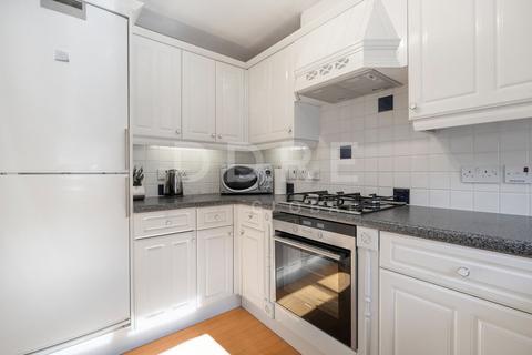 Hayward Road, Thames Ditton, KT7 2 bed apartment for sale