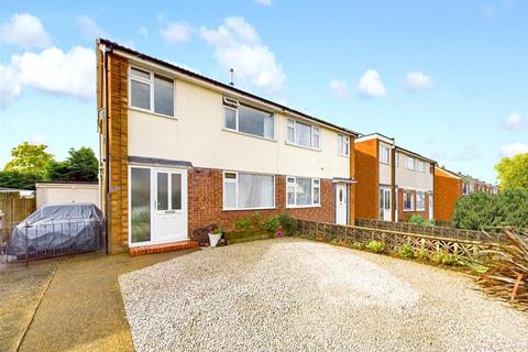 Dore Avenue, North Hykeham, Lincoln 3 bed semi