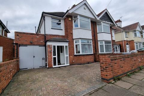 Sandringham Avenue, Leicester, LE4 4 bed semi