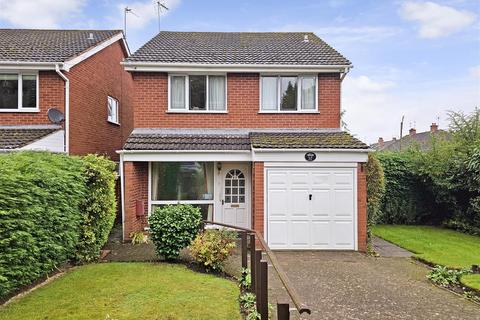 Windsor Crescent, Kinver, Stourbridge 3 bed detached house for sale