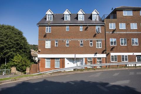 Grace Hill, Folkestone, CT20 9 bed flat for sale