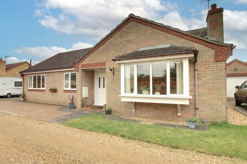 Old Forge Gardens, Chatteris 3 bed detached bungalow for sale