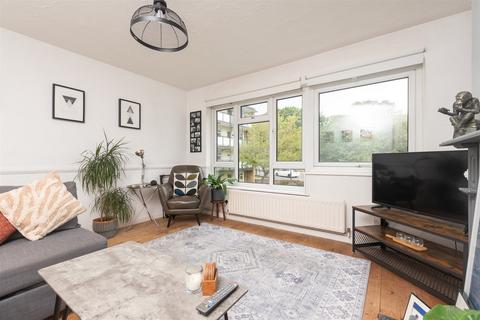 Erith Road, Bexleyheath, Kent 1 bed flat for sale