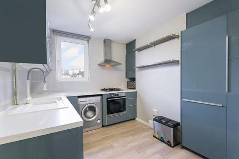 Sanderstead Road, South Croydon 2 bed apartment for sale