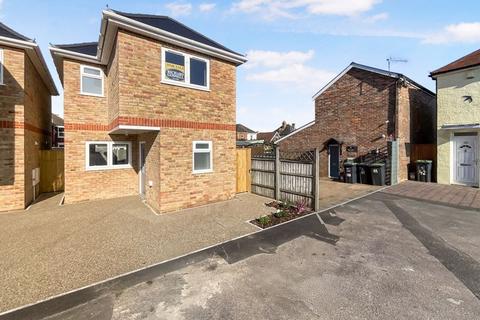 2 bedroom detached house for sale