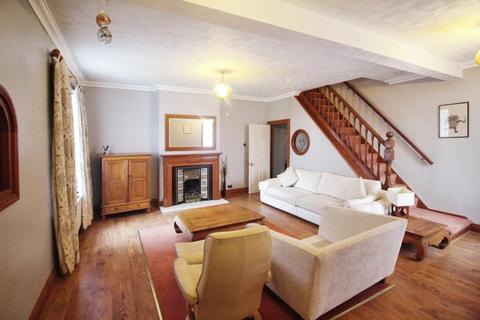 Sandbed Lane, West Yorkshire LS15 3 bed apartment for sale