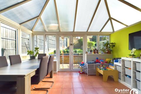Lonsdale Drive, Enfield, EN2 3 bed end of terrace house for sale