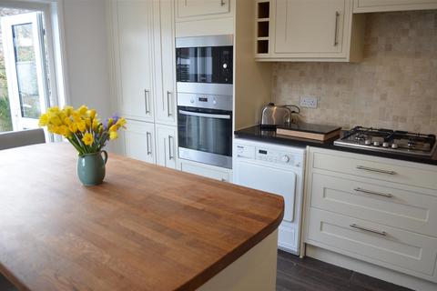Keymer Road, Hassocks, West Sussex 3 bed maisonette for sale