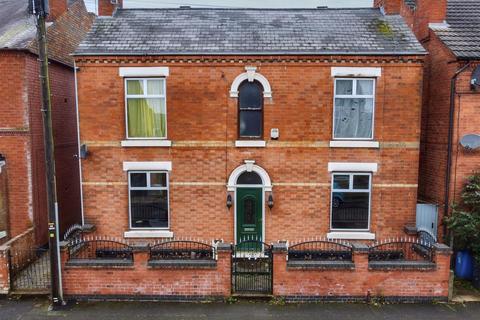 Russell Street, Long Eaton, Nottingham 3 bed detached house for sale