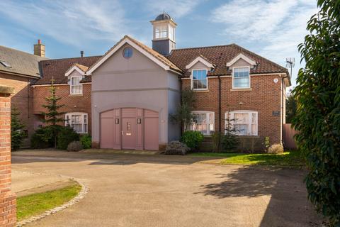 Millstone Green, Colchester CO6 5 bed detached house for sale