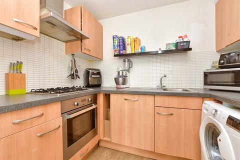 Park View Road, Leatherhead, Surrey 2 bed flat for sale