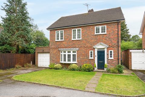 Woodland Close, Weybridge, KT13 4 bed detached house for sale