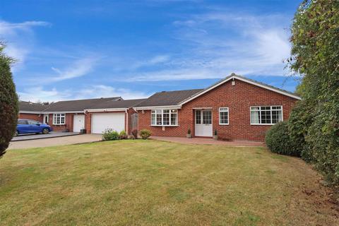 Playlin Close, Yarm TS15 9SW 3 bed detached bungalow for sale