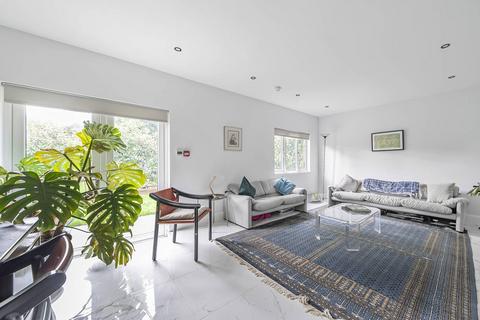 Brondesbury Park, Brondesbury Park... 3 bed flat for sale