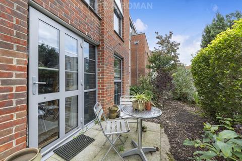 Kingston Road, London SW20 1 bed retirement property for sale