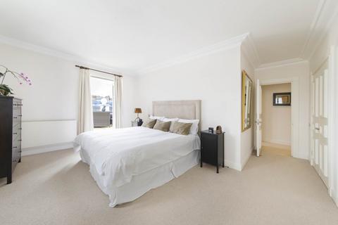 Oak Lodge, Kensington Green, W8 2 bed apartment for sale