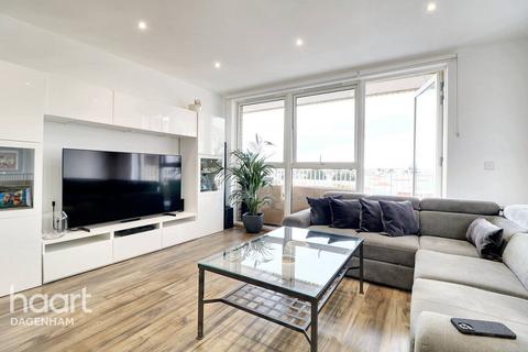 Wood Lane, DAGENHAM 2 bed apartment for sale