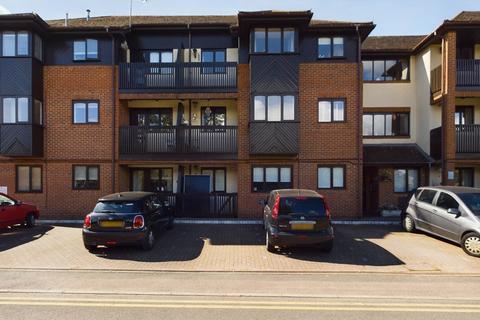 Gadeview, Hemel Hempstead 2 bed apartment for sale