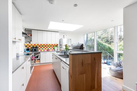 Oaks Avenue, Crystal Palace, London... 5 bed semi