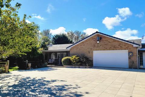 Skegness Road, Skegness PE24 4 bed detached bungalow for sale
