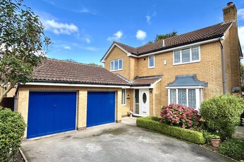 Foxglove Way, Chard, Somerset TA20 4 bed detached house for sale