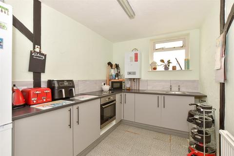 Victoria Street, Ventnor, Isle of Wight 2 bed ground floor maisonette for sale